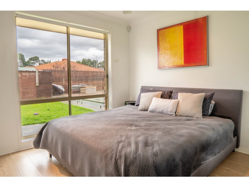 12 Jagger Cct, Cranbourne East VIC 3977