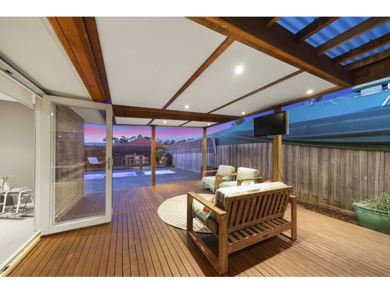 12 Jagger Cct, Cranbourne East VIC 3977