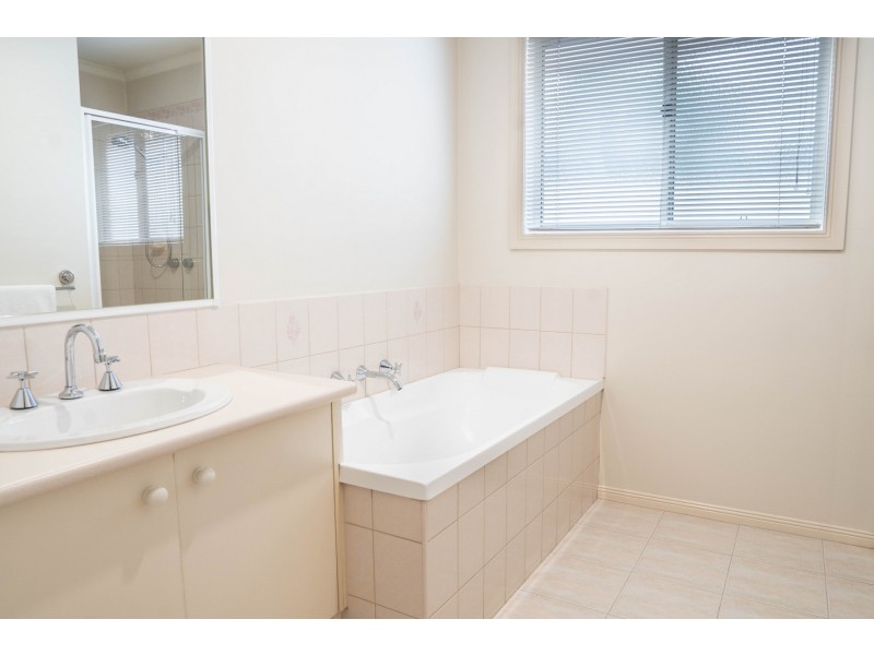 1/4 McLennan Street, Eumemmerring VIC 3177