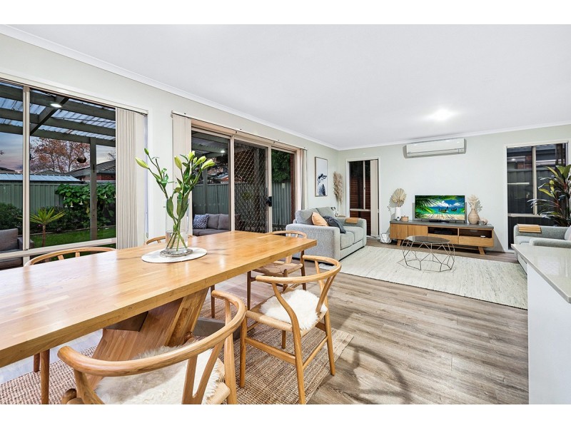 2 Gallop Close, Cranbourne East VIC 3977