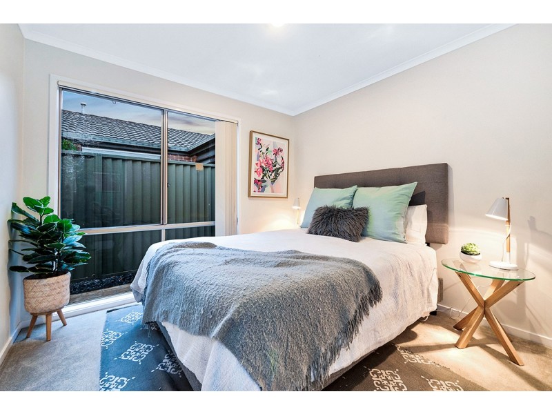 2 Gallop Close, Cranbourne East VIC 3977