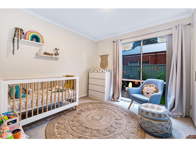 2 Gallop Close, Cranbourne East VIC 3977