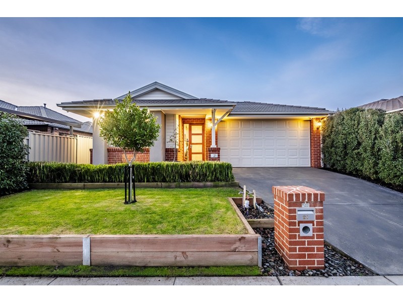 21 Yellow Robin Circuit, Cranbourne East VIC 3977