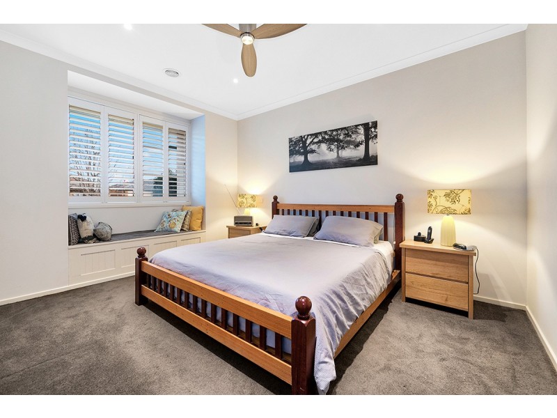 21 Yellow Robin Circuit, Cranbourne East VIC 3977