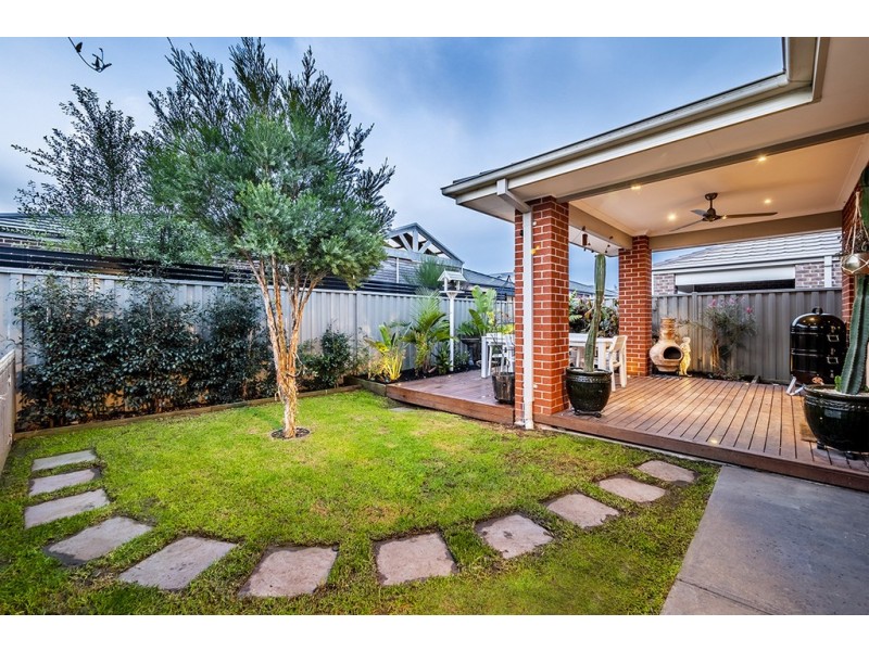 21 Yellow Robin Circuit, Cranbourne East VIC 3977
