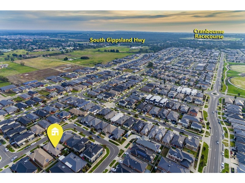 21 Yellow Robin Circuit, Cranbourne East VIC 3977