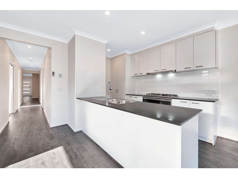 24 Jubilee Road, Clyde VIC 3978