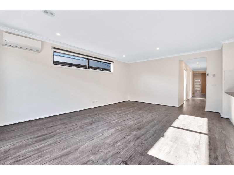 24 Jubilee Road, Clyde VIC 3978