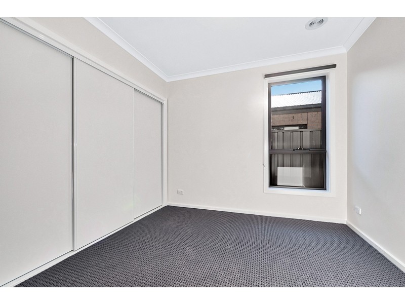 24 Jubilee Road, Clyde VIC 3978