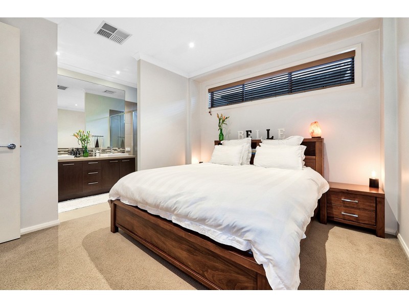 56 Glenelg Street, Clyde North VIC 3978