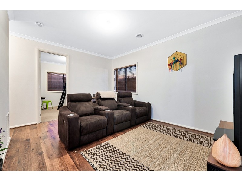 56 Glenelg Street, Clyde North VIC 3978