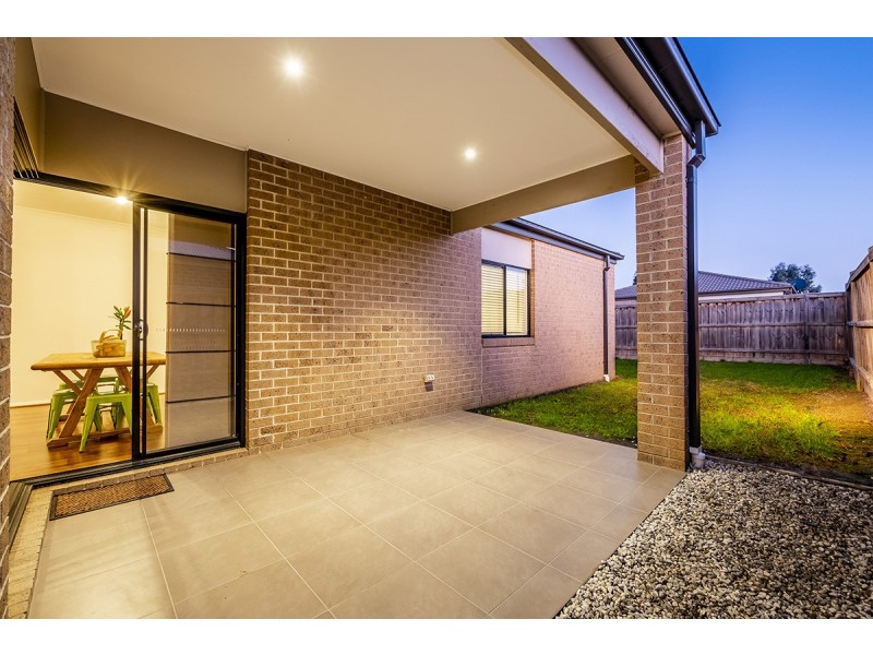 56 Glenelg Street, Clyde North VIC 3978