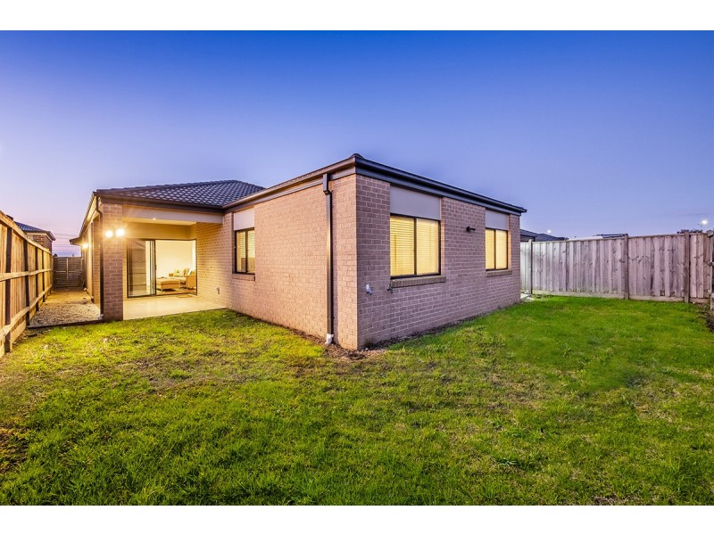 56 Glenelg Street, Clyde North VIC 3978