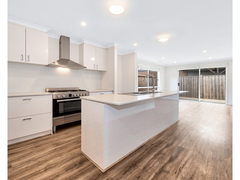 14 Strickland Street, Cranbourne West VIC 3977