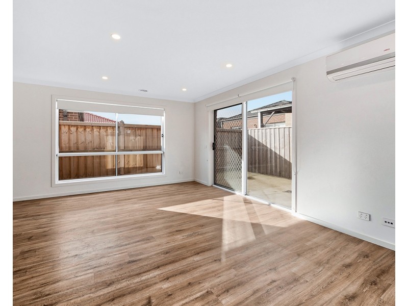 14 Strickland Street, Cranbourne West VIC 3977