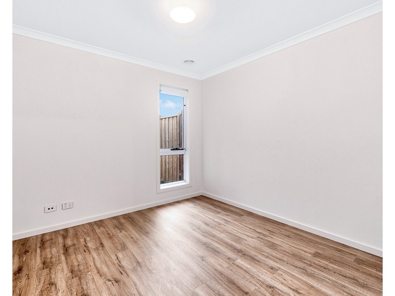 14 Strickland Street, Cranbourne West VIC 3977