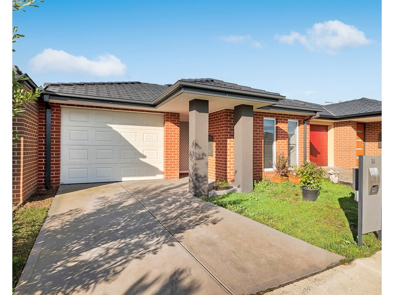 14 Strickland Street, Cranbourne West VIC 3977