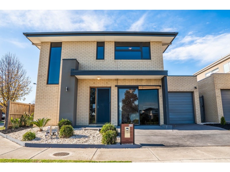 55 Morningside Blvd, Cranbourne West VIC 3977