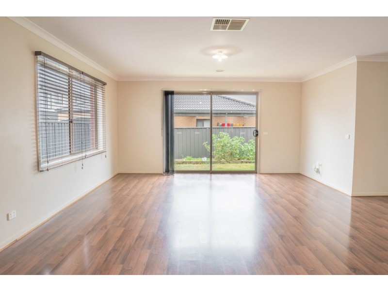 61 Atlas Drive, Cranbourne West VIC 3977