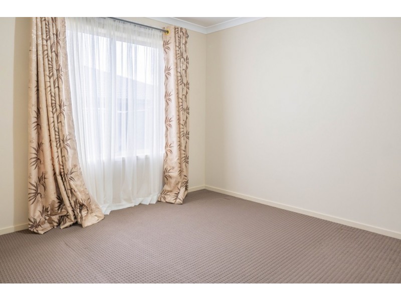 61 Atlas Drive, Cranbourne West VIC 3977