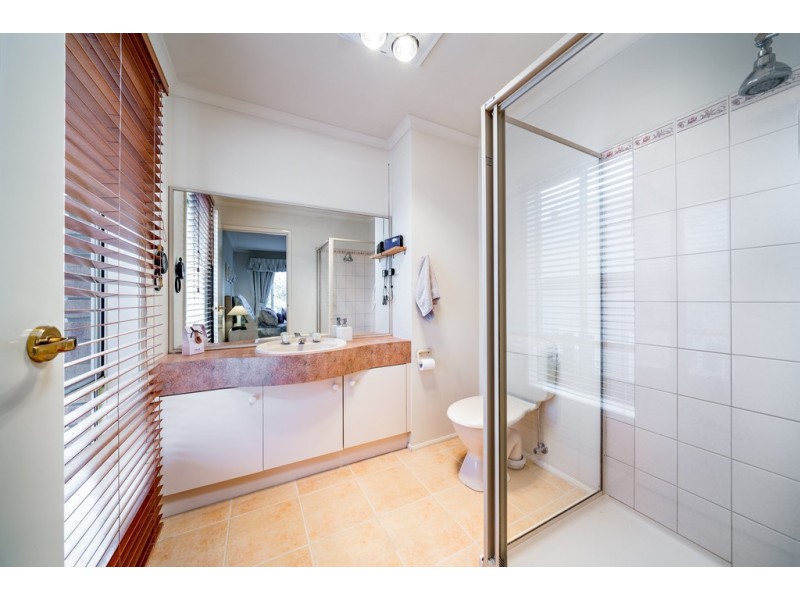 6 Elk Turn, Cranbourne VIC 3977