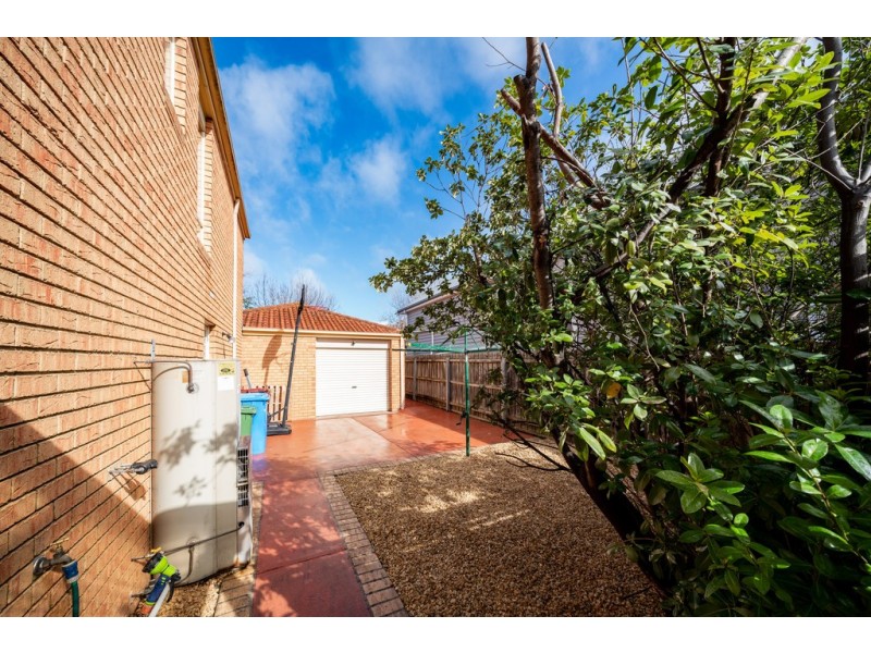 6 Elk Turn, Cranbourne VIC 3977