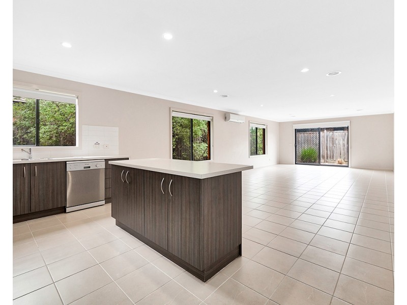 19 Markbeech Crescent, Officer VIC 3809