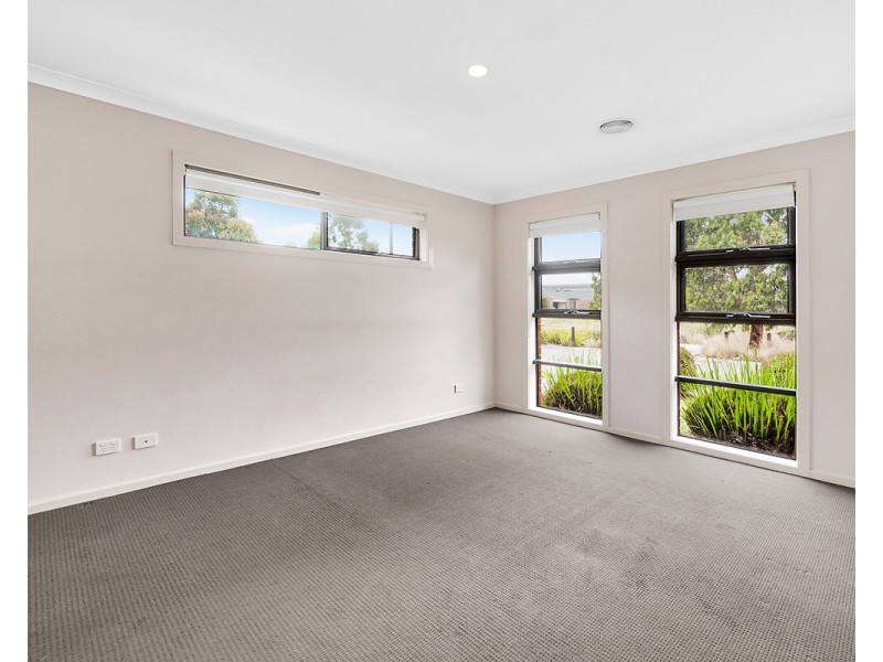 19 Markbeech Crescent, Officer VIC 3809