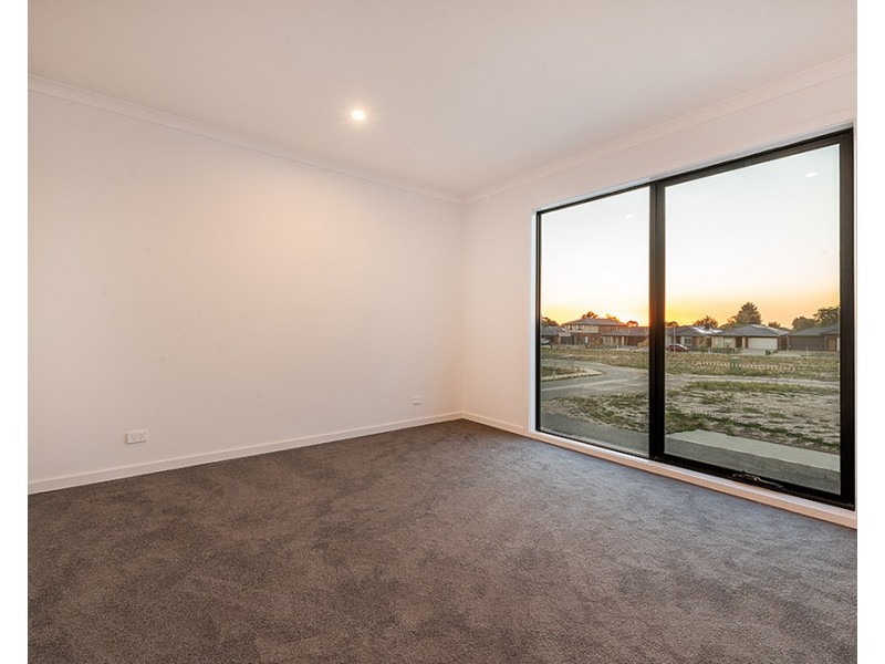 33 (Lot 25) Savoy Grove, Cranbourne North VIC 3977