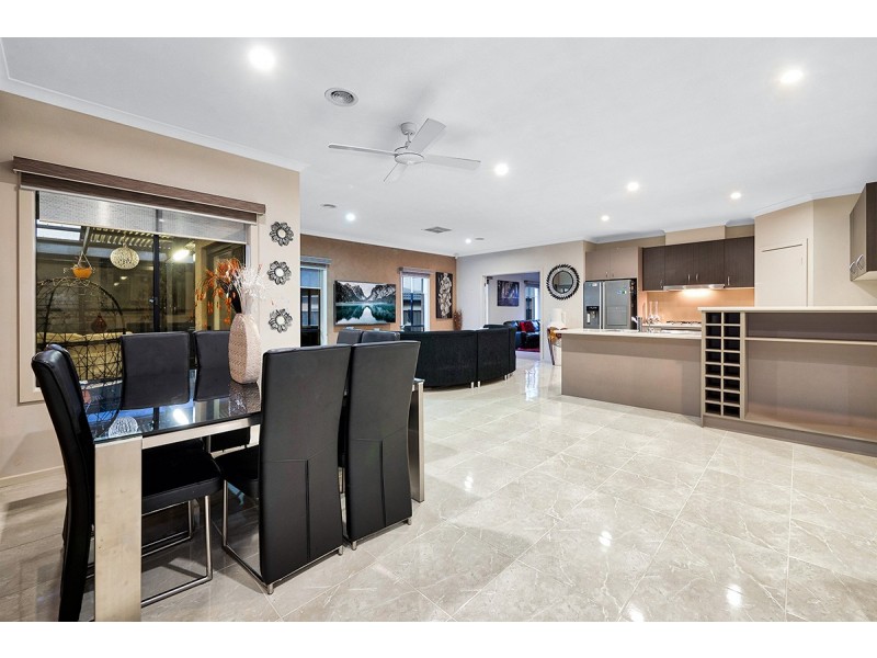 26 Hackney Circuit, Clyde North VIC 3978