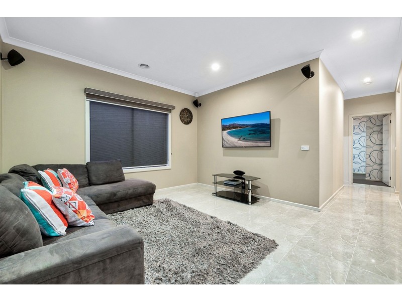 26 Hackney Circuit, Clyde North VIC 3978