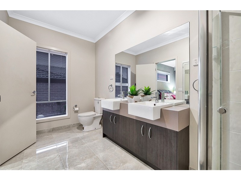 26 Hackney Circuit, Clyde North VIC 3978