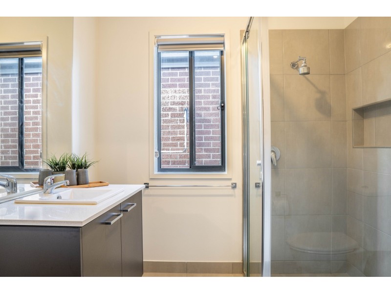 11 Grattan Street, Clyde VIC 3978