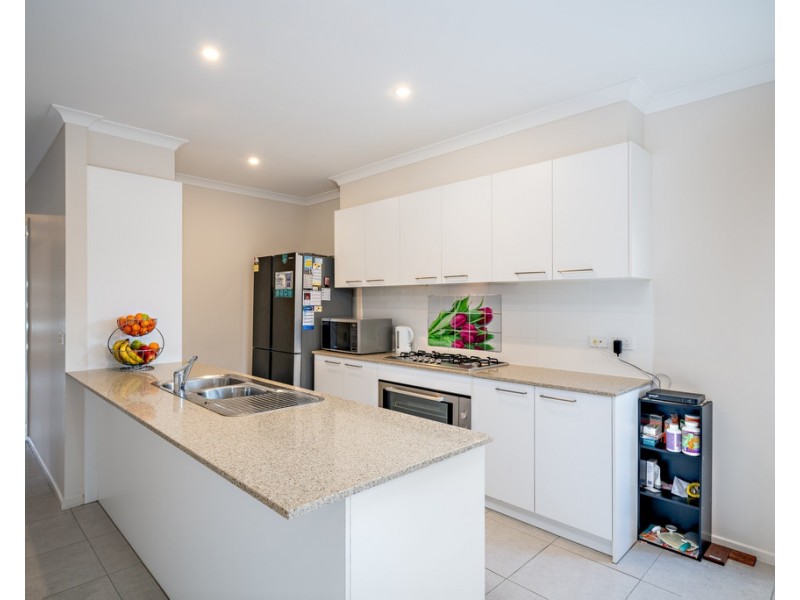 18 Simon Avenue, Officer VIC 3809