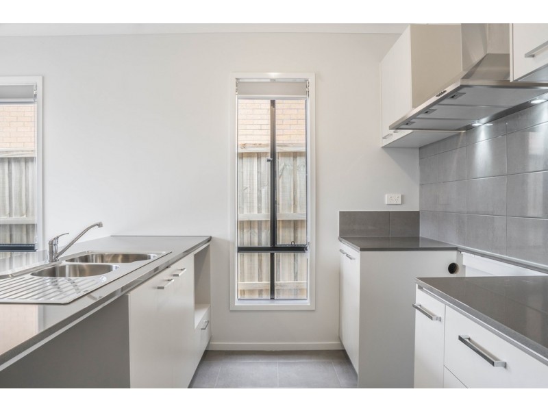 110 Ceduna Road, Clyde North VIC 3978