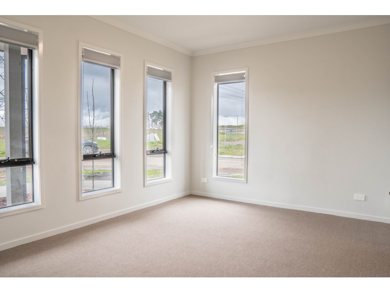 110 Ceduna Road, Clyde North VIC 3978