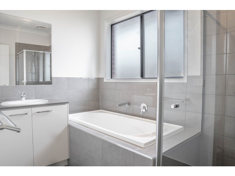 110 Ceduna Road, Clyde North VIC 3978