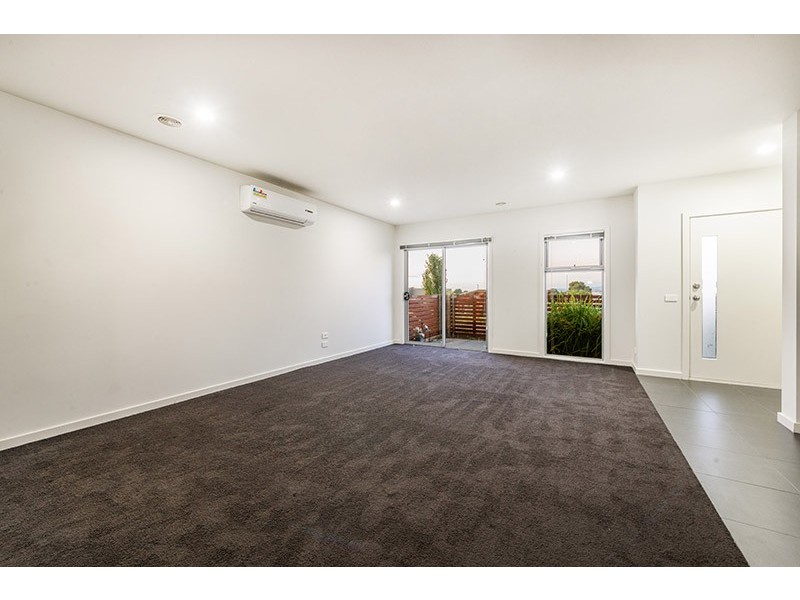 5 Jockey Lane, Cranbourne VIC 3977