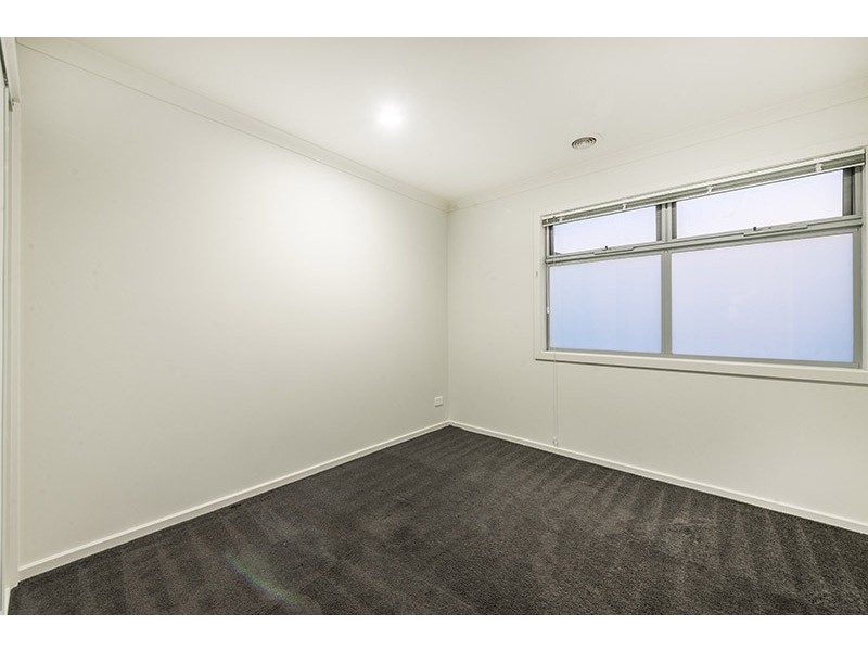 5 Jockey Lane, Cranbourne VIC 3977