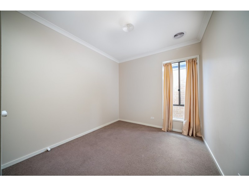 35 Hackney Circuit, Clyde North VIC 3978