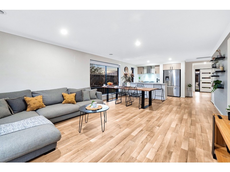 9 Kamona Street, Clyde VIC 3978