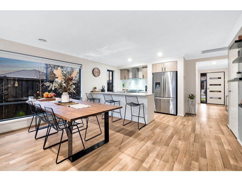 9 Kamona Street, Clyde VIC 3978