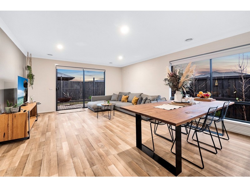 9 Kamona Street, Clyde VIC 3978