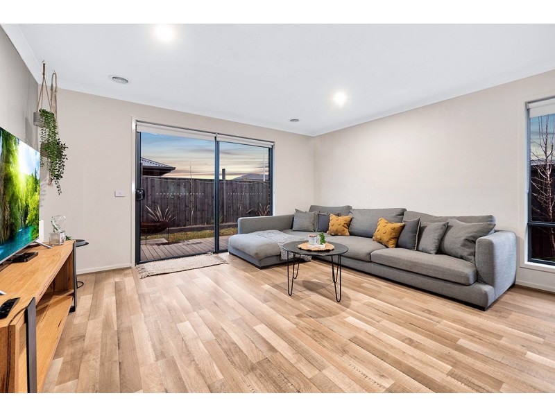 9 Kamona Street, Clyde VIC 3978