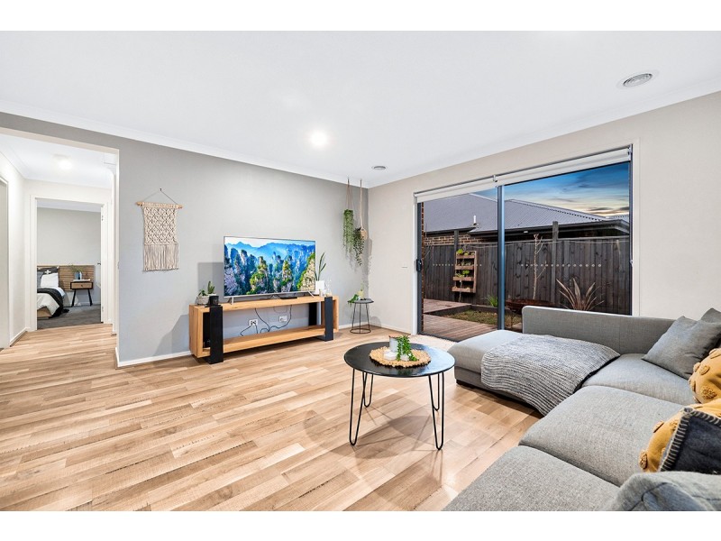 9 Kamona Street, Clyde VIC 3978