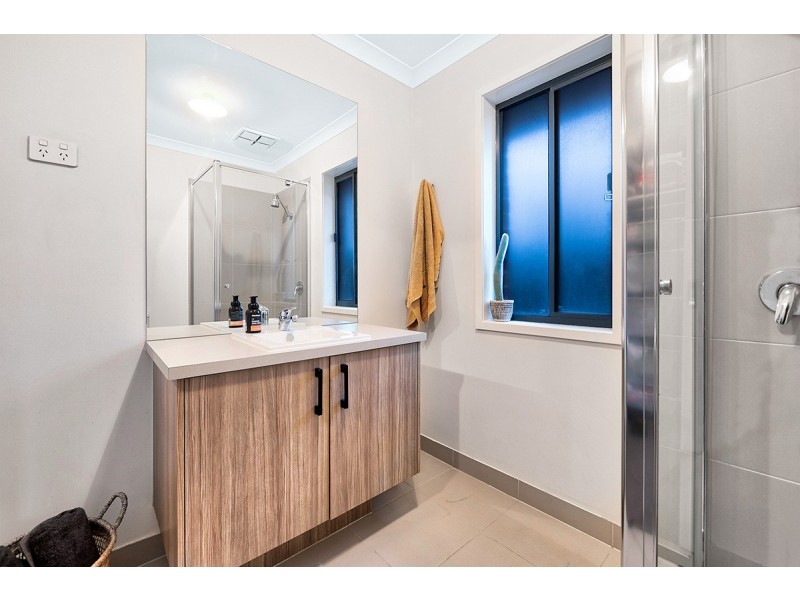 9 Kamona Street, Clyde VIC 3978