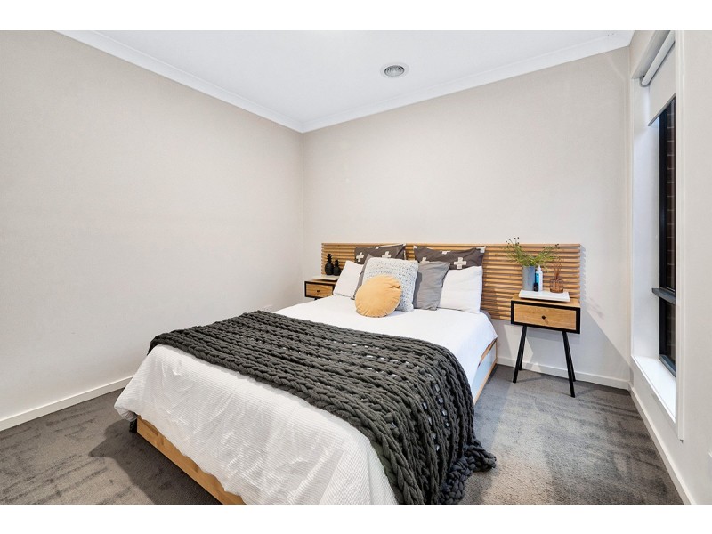 9 Kamona Street, Clyde VIC 3978