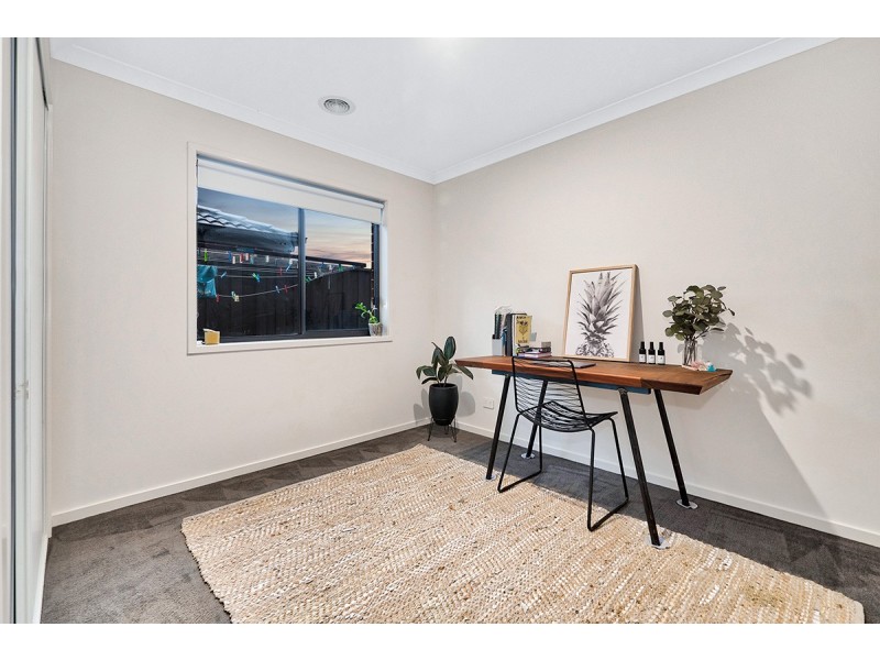 9 Kamona Street, Clyde VIC 3978