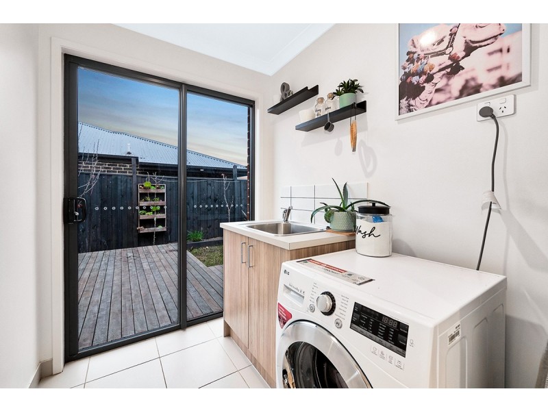 9 Kamona Street, Clyde VIC 3978