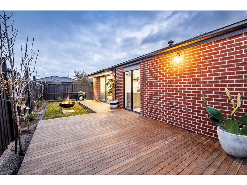 9 Kamona Street, Clyde VIC 3978